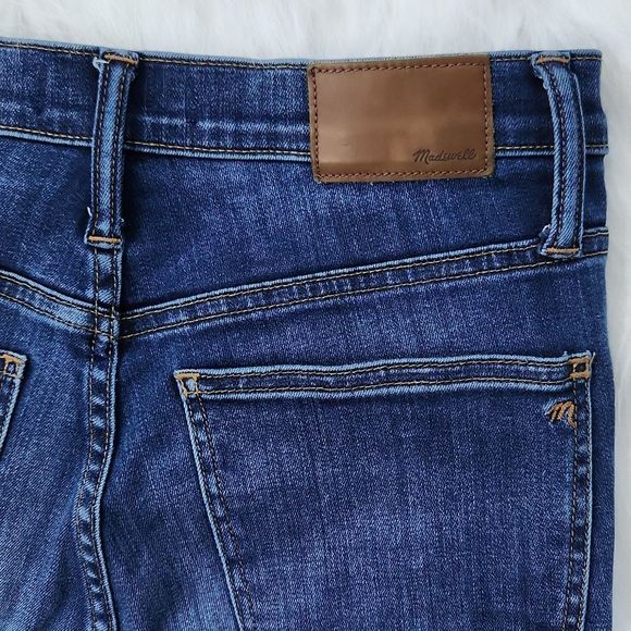 Madewell 10" High-Rise Skinny Jeans in Danny Wash: TENCEL™ Denim Edition size 28 - Picture 8 of 13